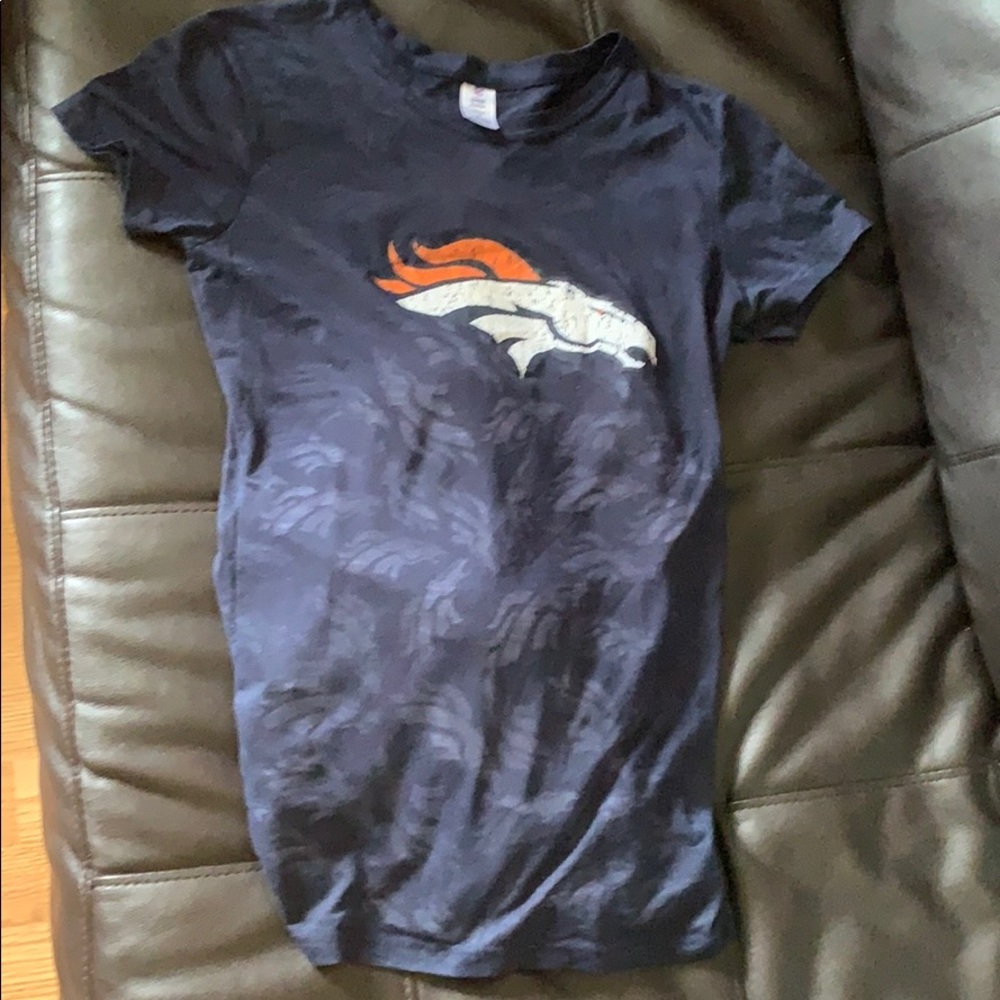 Broncos tee